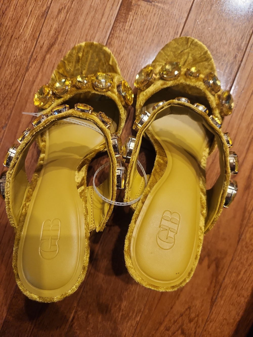 GB Mustard Velvet Rhinestone Clear Heel Sandals Size 8.5M - Picture 3 of 6